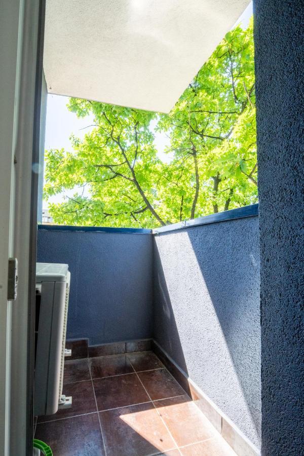 Spacious Apartment In The Heart Of Studentski Grad София Екстериор снимка