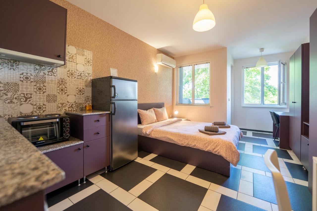 Spacious Apartment In The Heart Of Studentski Grad София Екстериор снимка