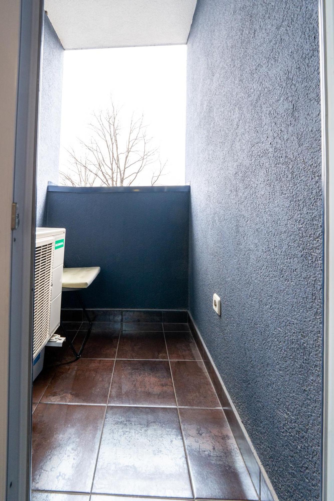 Spacious Apartment In The Heart Of Studentski Grad София Екстериор снимка